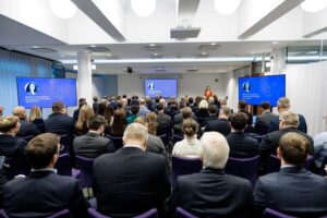 Suomijos transporto ir komunikacijų ministrė Lulu Ranne