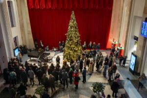 G. Nako koncertas Vilniaus geležinkelio stotyje 